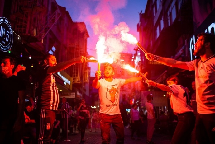 Fanatik bir taraftar olmak sizce abartı mıdır?