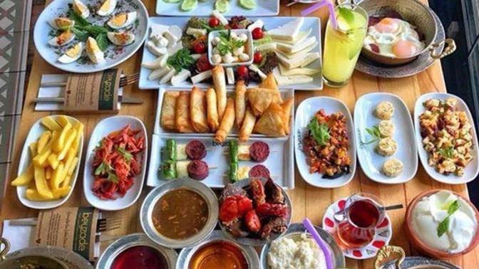 Sabahları kahve mi, serpme kahvaltı mı?
