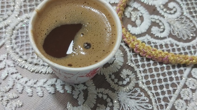 Evde karton bardak ile kahve içmek fakirlik midir?