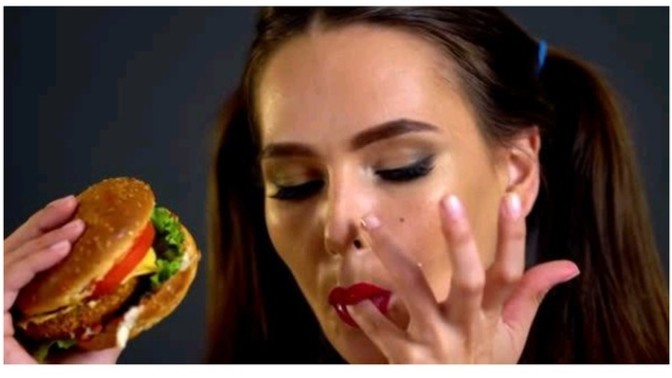 Fast Food bağımlılığı sivilce yapar mı?