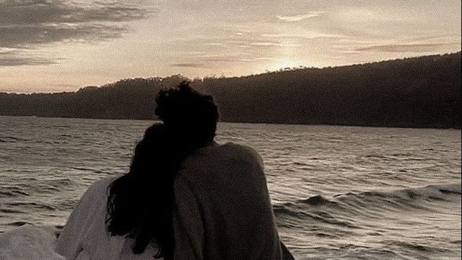 Sen neye sevdalısın? Sevdalı olduğun biri ya da  bir şey var mı?