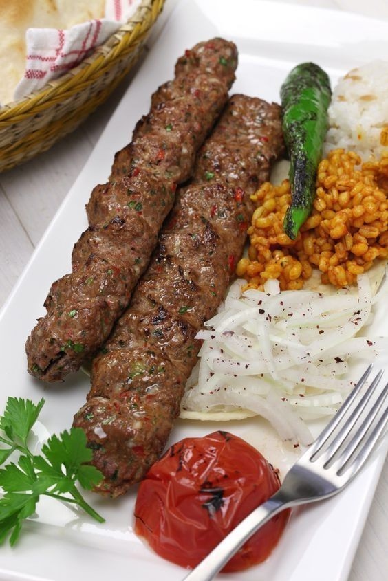 01 Adanaya gitsem Adananın neyi meşhur ve orada ne yerim?