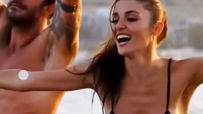 Demet Akalın "Hande Erçel Memleketin en güzel kızı" dedi sizce öyle mi?
