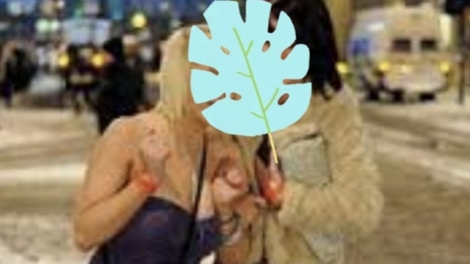 Kışın Bir Çılgınlık Yapıp Karda Bile Crop Ve Mini Etek Ya Da Yarım Kol Ve Şort Giyermisiniz?