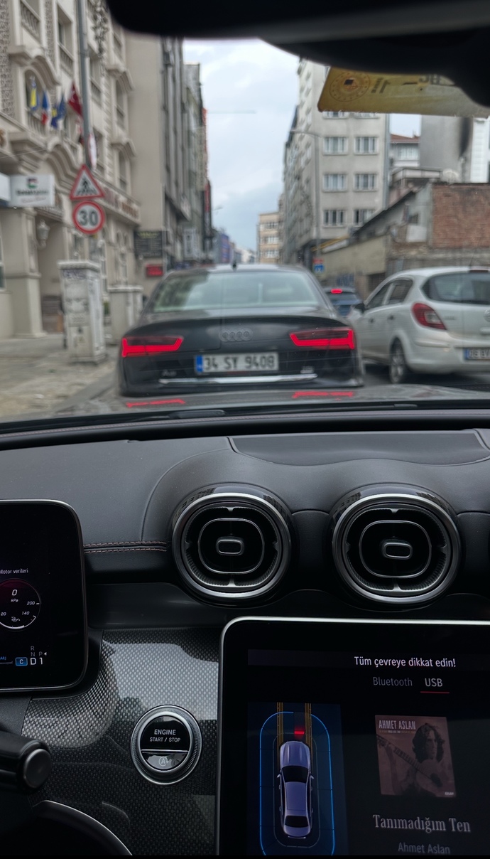 İstanbul trafiğine çare bulabilecek biri var mı?
