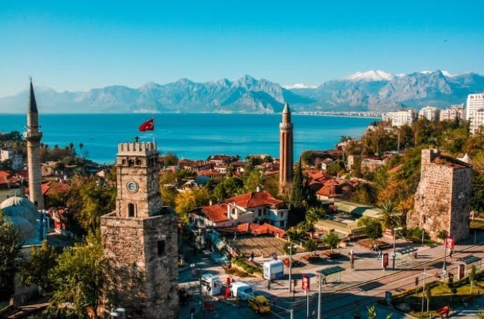 Antalyalı olan var mı?