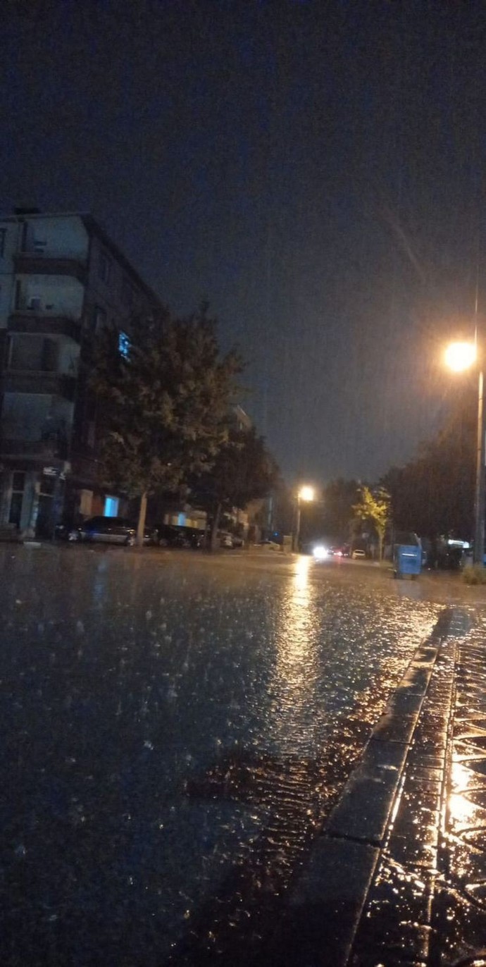 Yağmur sesinde huzur buluyorum Yağmuru severmisiniz?