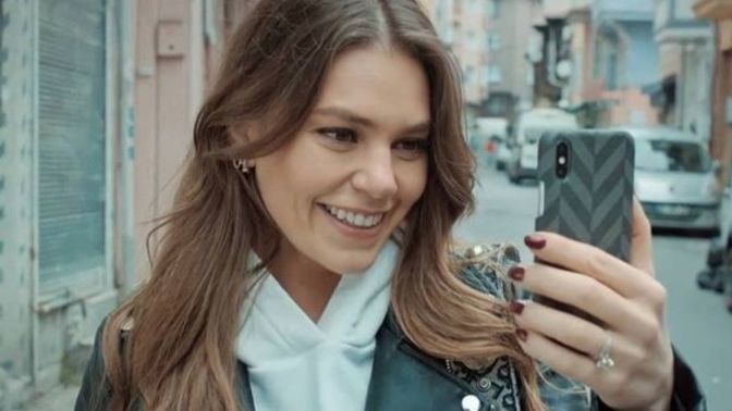 Flörtünüz her gün anlık fotoğraf istese sıkılır mısınız?