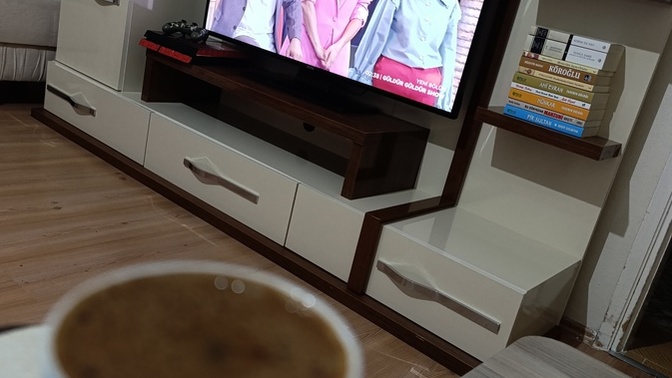Yine bir cumartesi akşamı. Ne izliyor ne yapıyorsunuz?