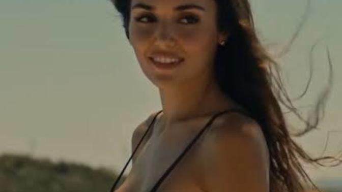 Hande Erçel çok mu güzel sizce?