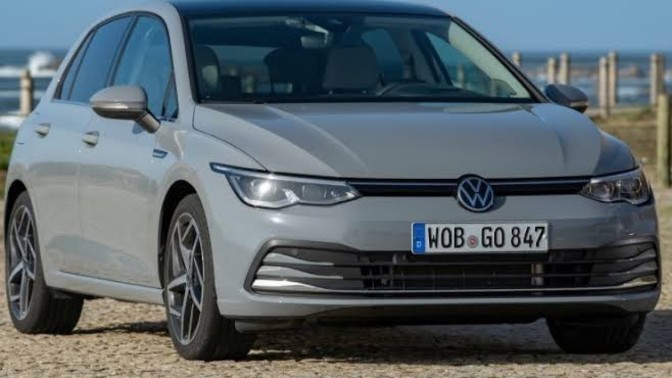 Volkswagen Golf eski popülerliğini tamamen yitirdi mi sizce?