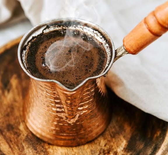 Türk kahvesini köpüklü mü yoksa köpüksüz mü seversiniz?
