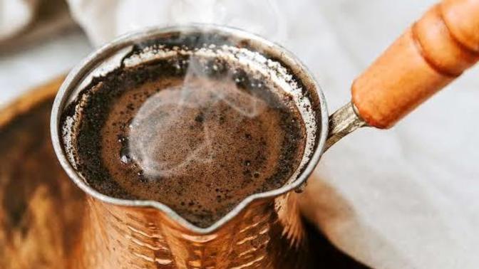 Türk kahvesini köpüklü mü yoksa köpüksüz mü seversiniz?