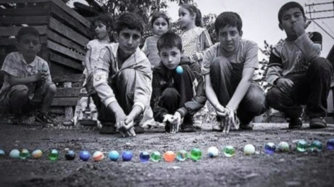 Çocukken en sevdiğn oyun ve oyuncak neydi?