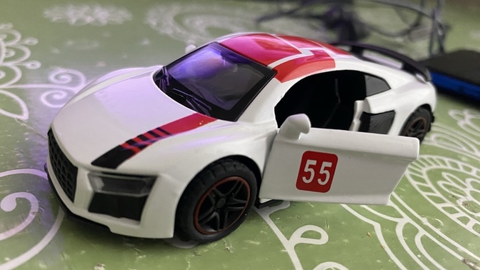 Şu aracın modeli nedir bilen var mı?