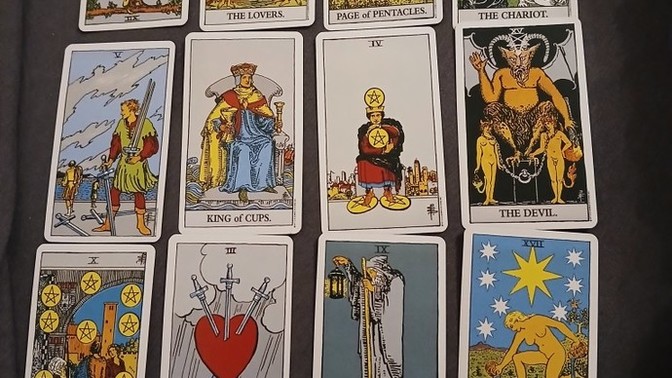 Konuştuğum çocuk benle ne yapmayı düşünüyor tarot yorumlayan var mı?