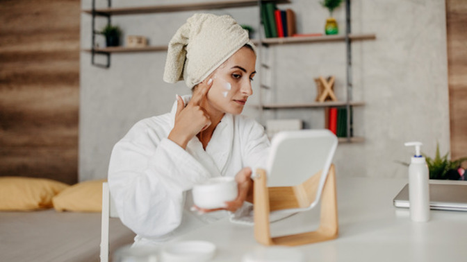 Son günlerde popüler olan skin cycling yöntemi sivilce karşıtı bakımda gerçekten işe yarıyor mu?