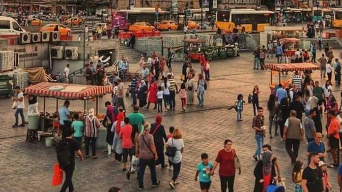 TÜİK'e göre, Türkiye'de yaşayan her iki kişiden biri mutlu. Siz mutlu musunuz?