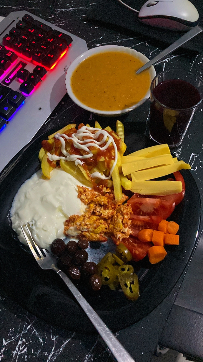 Kimler akşam yemeğime eşlik eder 😋?