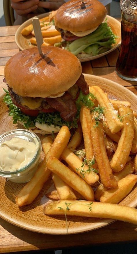 Hamburger peynirsiz olur mu yoksa peynir şart mı?