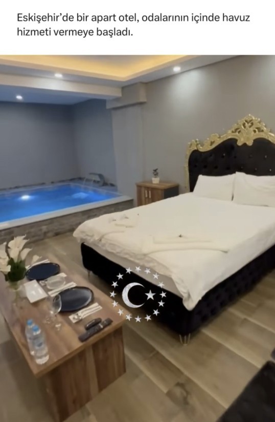 Zengin ve evli adamla gideceksin şuraya?