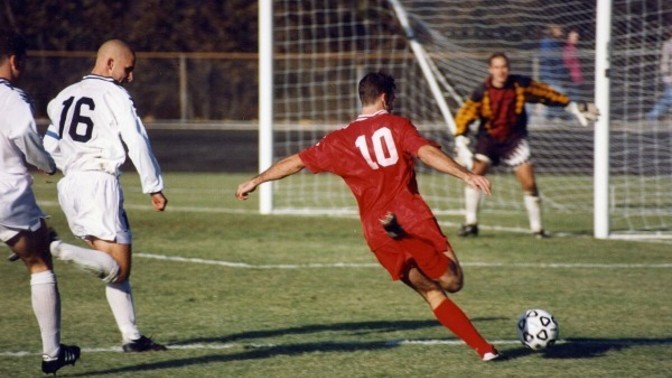 Sizce dünya futbolunda şu an en iyi oyuncu kim ve neden?