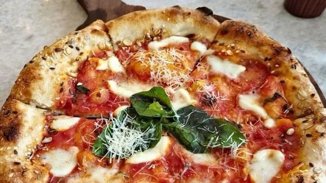 İçi yumuşacık dışı çıtır mis gibi pizza hamuru nasıl yapılır?