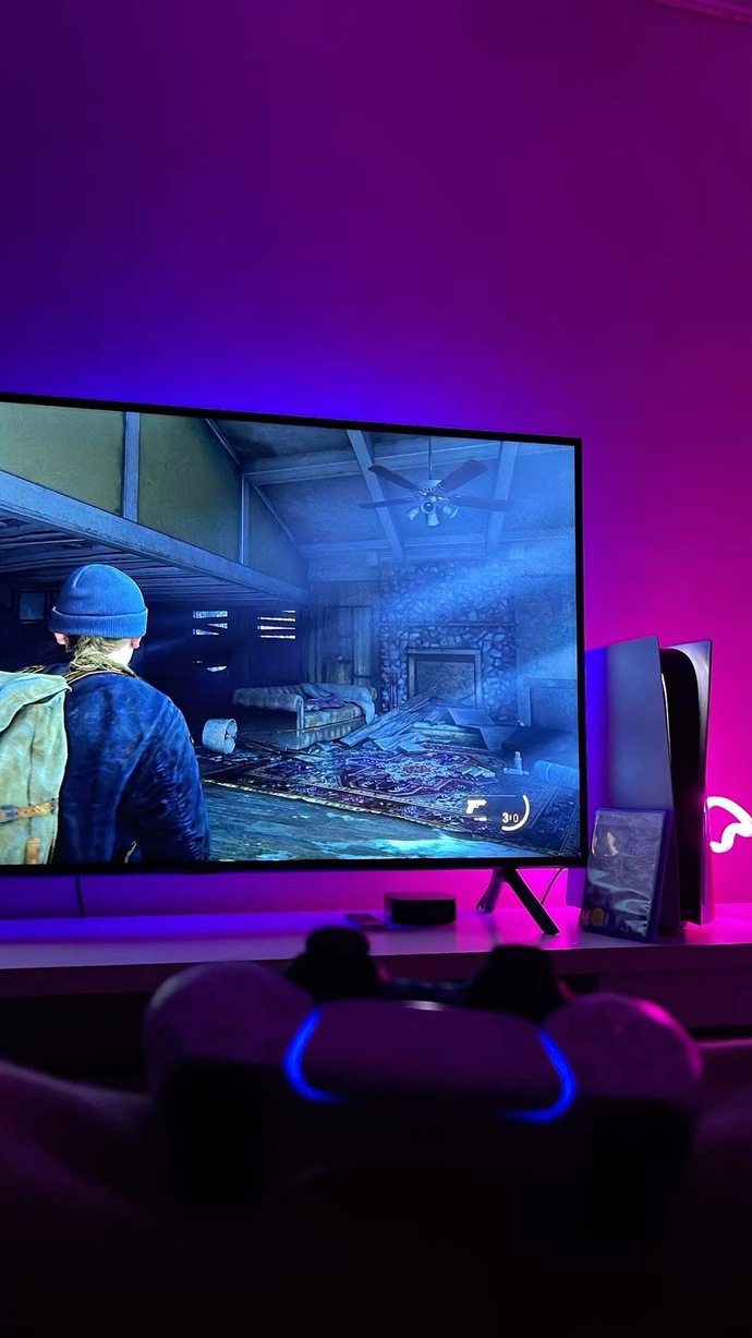 Playstation oyun oynayan kız hakkında ne düşünürsünüz?