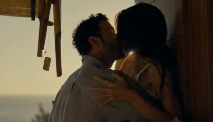 Hande Erçel ve Barış Arduçun ateşli sahneleri dile düştü! Sence normal mi?