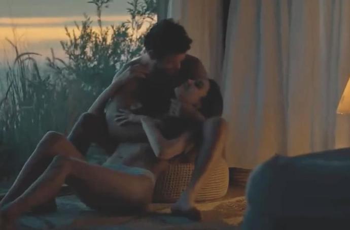 Hande Erçel ve Barış Arduçun ateşli sahneleri dile düştü! Sence normal mi?