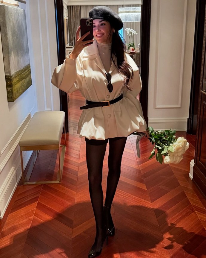 Hande Erçelin gala pozlarına beğeni yağdı! Sence bu tarzı iddalı mı olmuş?
