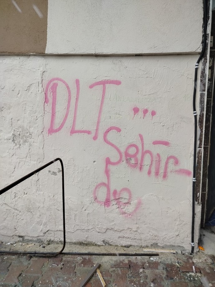 Bu ne demek acıklasın biri lütfen?