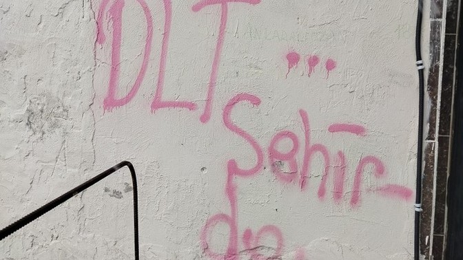 Bu ne demek acıklasın biri lütfen?