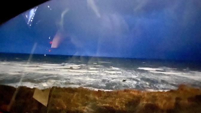 Bu havada 🥶 , bu saatte ( 19:40 ) denize 🌊 girer misin 🫵🏼 🤙🏻 ?