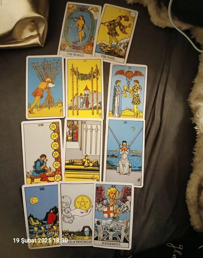 Bu kişi benimle ne yapmayı düşünüyor tarot falıma bakabilirsiniz?