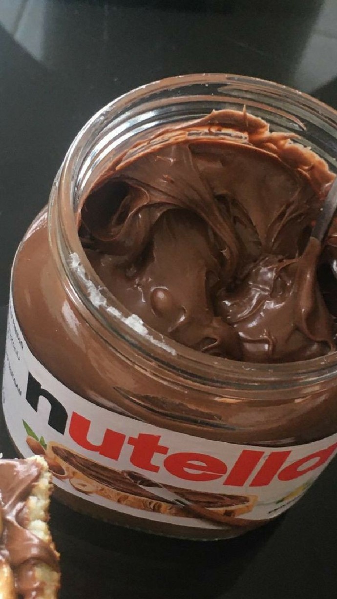 Nutella’yı ekmeğe mi sürersiniz yoksa kaşık kaşık mı yersiniz?