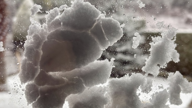 Karlar ❄️ düşerken ismini andığın biri var mı?