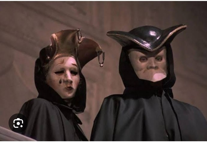 Eyes wide Shut filminde nıe maskeli adamlar var ve kim onlar?