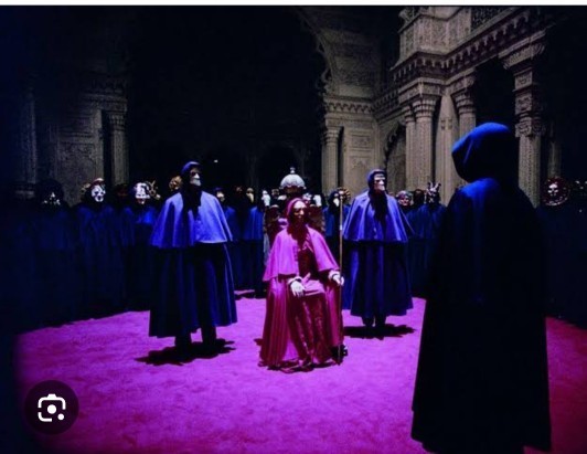 Eyes wide Shut filminde nıe maskeli adamlar var ve kim onlar?