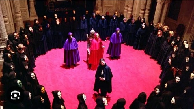 Eyes wide Shut filminde nıe maskeli adamlar var ve kim onlar?