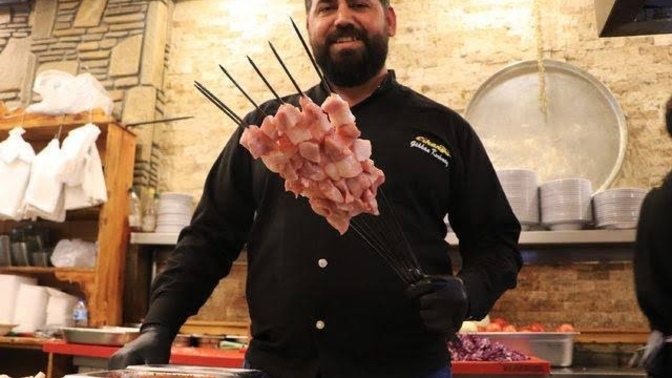 Kuzu testis kebabı yer misiniz?