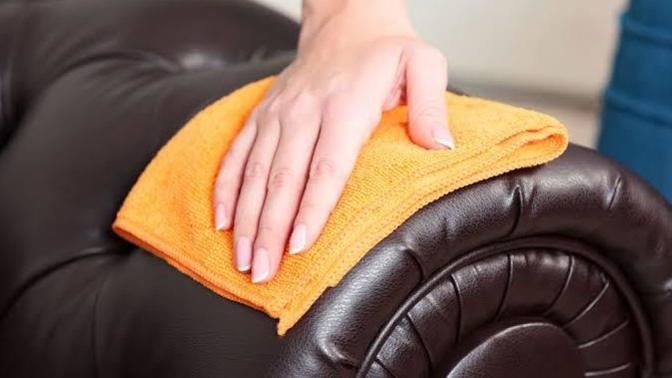 Evdeki deri koltukları nasıl temizlemeliyim?