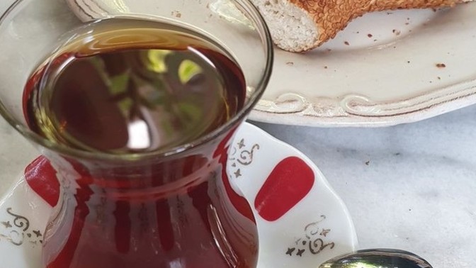 Hangisi daha iyi Karpuz & peynir mi, yoksa çay & simit mi?