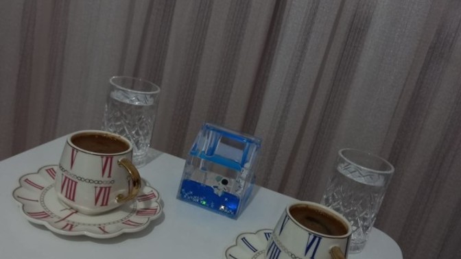 Sizinde kahve içtiğiniz var mı?