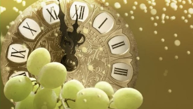 Yılbaşında 12 üzüm yiyip dileği gerçekleşen var mııı?