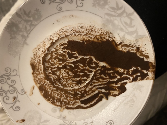 Canım sıkıldı kahve içtim şimdi de fal baktıracak birini arıyorum falıma bakar mısınız?