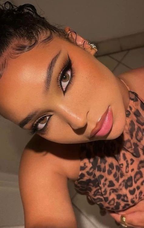 Makyajda eyeliner mi, rimel mi daha önemli sizin için?