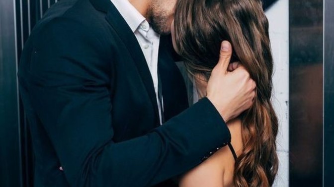Aşk dediğin nasıl yaşanmalı sence?