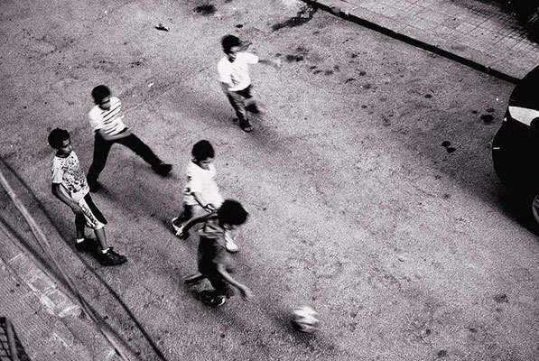 Çocukken top ayağınıza geldiğinde hangi futbolcuların ismini söyleyerek oynuyordunuz?