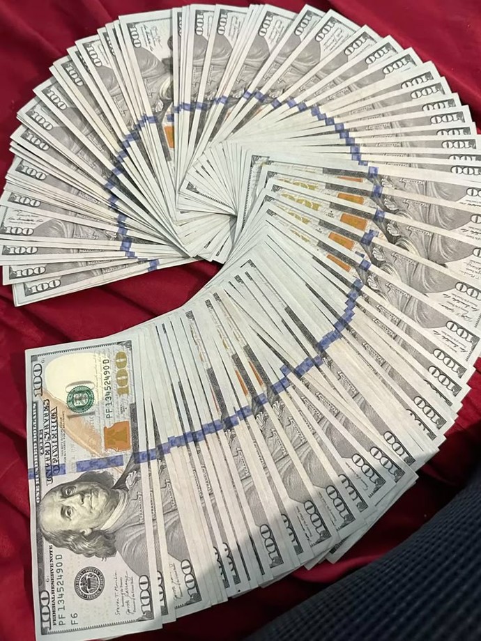10Bin dolariniz olsa isminizin bas harflile baslayan bisey alsaniz bu ne olurdu?